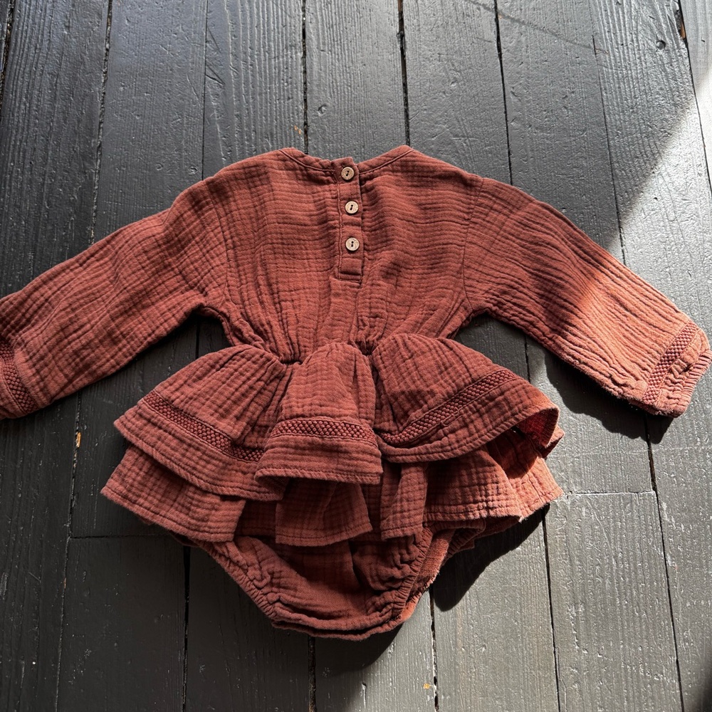 Quincy Mae Rosie Romper - Picture 3 of 3